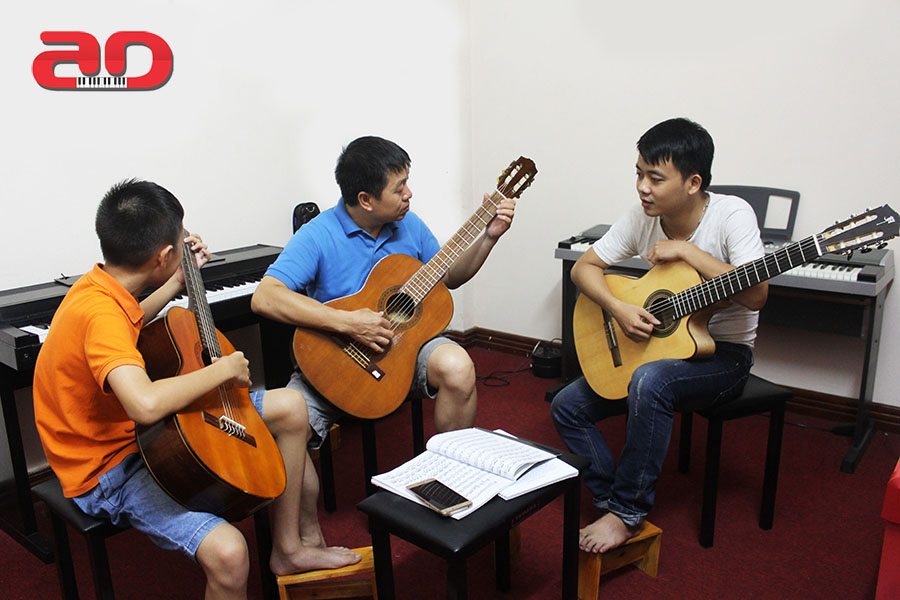 BAO NHIÊU TUỔI CÓ THỂ HỌC ĐƯỢC ĐÀN GUITAR