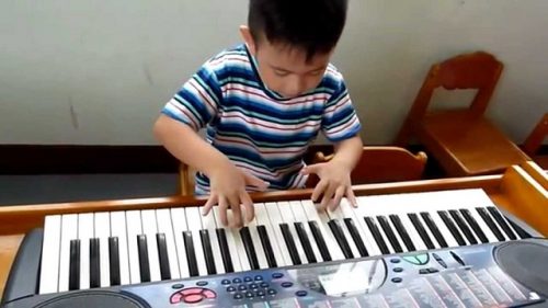 Những điều cần làm trước khi cho trẻ học piano