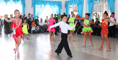 Những lợi ích bất ngờ khi trẻ học Dance Sport