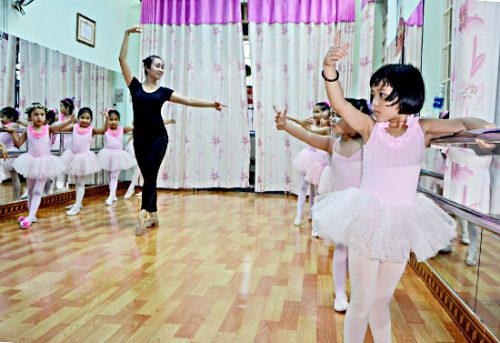 Lợi ích của học múa Lợi ích của học múa đối với bé mà cha mẹ cần phải biết